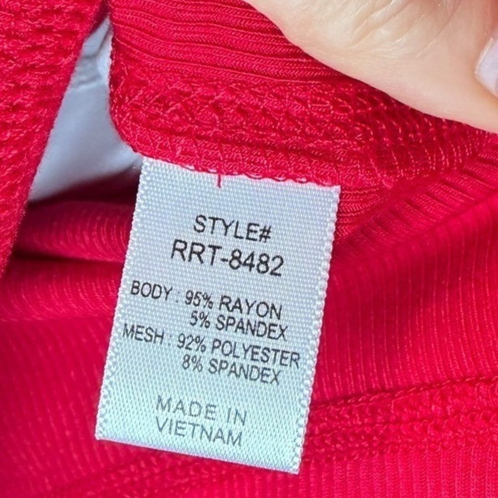 Zenana Red Ribbed Tank Top Built-In Padded Shelf Bra Racerback RRT-8482 Large - Picture 4 of 4